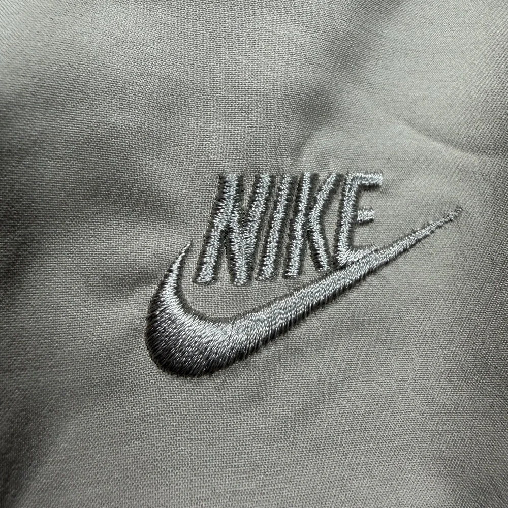 Nike Performance Pants Women's XL 32x30 Tan Golf Gorpcore Outdoors Hiking Casual
